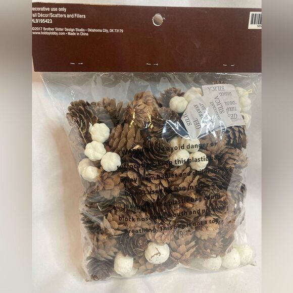 New! Mini Pinecones Christmas CRAFTS VASE BOWL FILLER Scatter HOME DECOR Winter - Picture 3 of 5